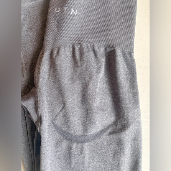 NVGTN Cold Brew High Rise Viral Contour Seamless Leggings - Picture 4 of 6